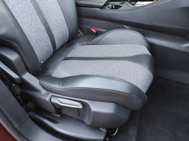 Peugeot - 3008 - 1,5bHDi Allure EAT8 S&amp;S Pano