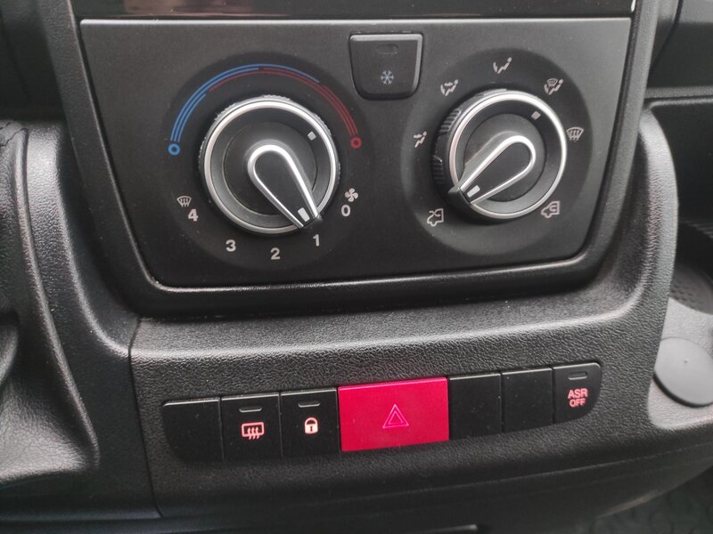 Peugeot - Boxer - 2,2BlueHDi L1H1, ČR,