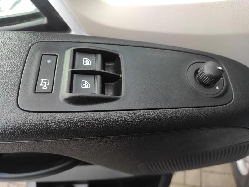 Opel - Movano - 2,2BHDi L2H1, 7 míst, Vestavba