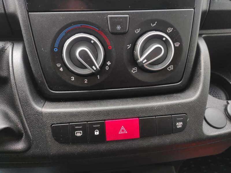 Opel - Movano - 2,2BHDi L2H1, 7 míst, Vestavba