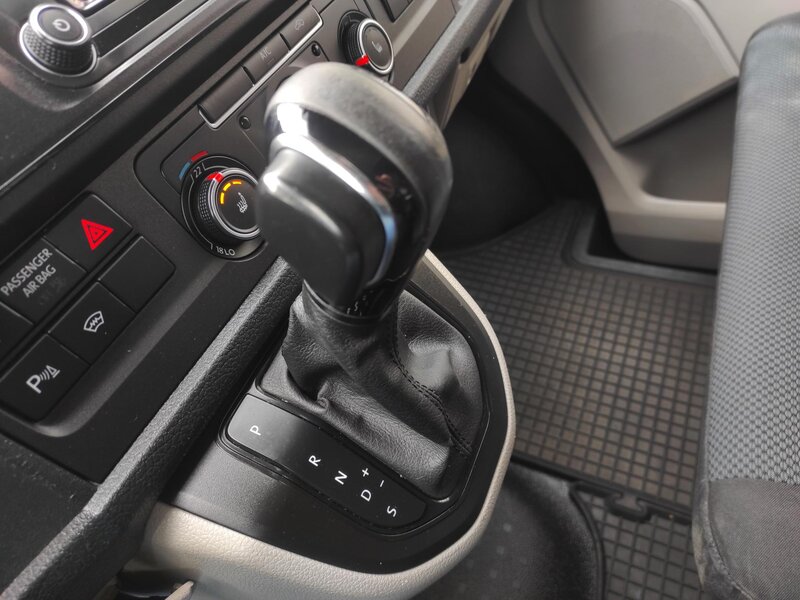 Volkswagen - Transporter - 2,0TDi DSG,Long,Dílna,2xDveře