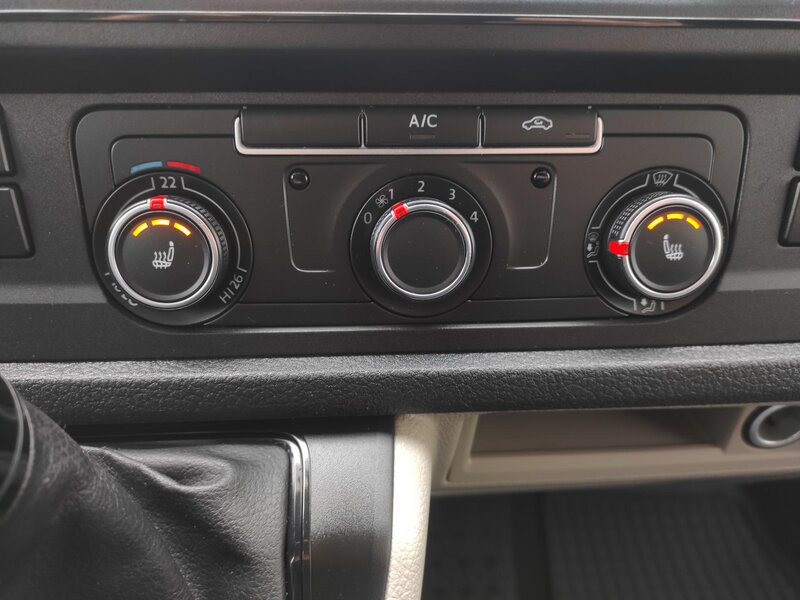 Volkswagen - Transporter - 2,0TDi DSG,Long,Dílna,2xDveře