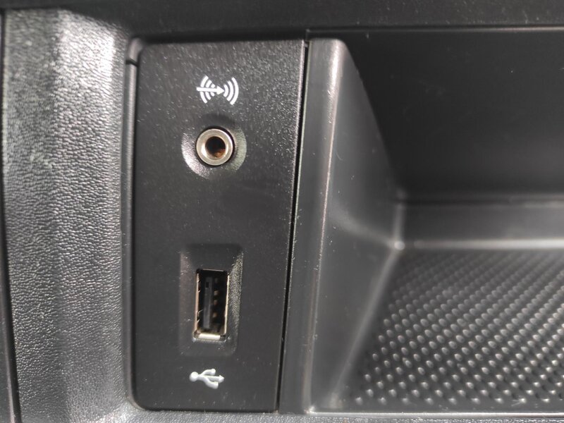 Volkswagen - Transporter - 2,0TDi DSG,Long,Dílna,2xDveře