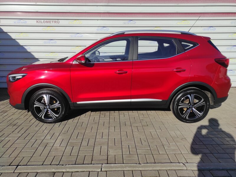 MG - ZS - 1,5i Essentiale plus, ČR