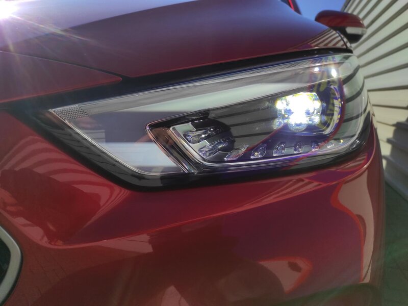 MG - ZS - 1,5i Essentiale plus, ČR