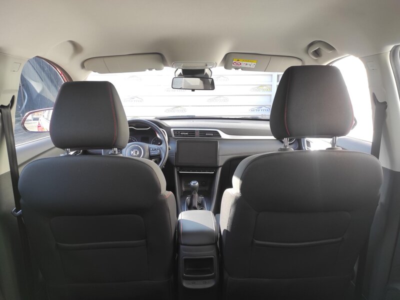 MG - ZS - 1,5i Essentiale plus, ČR