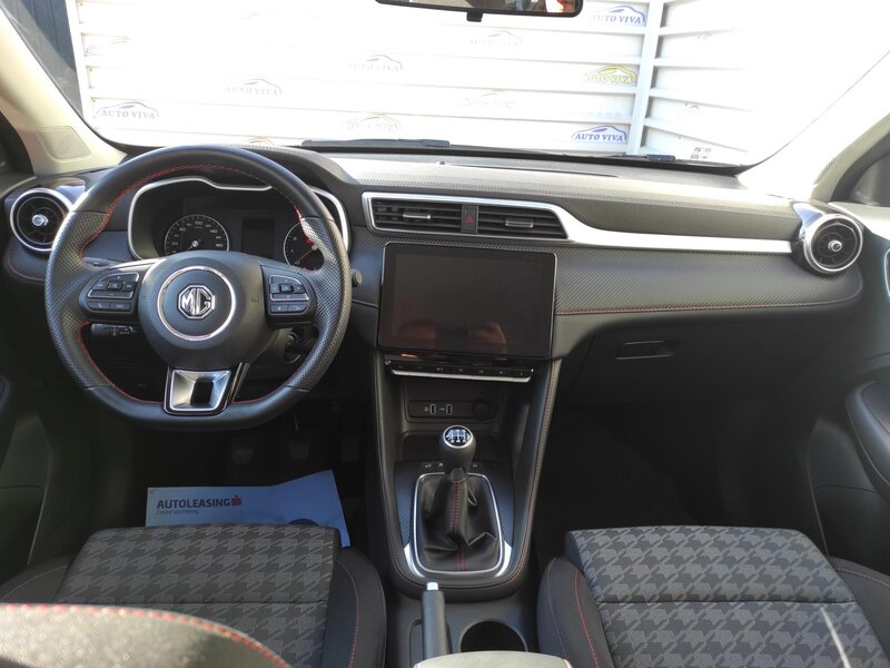 MG - ZS - 1,5i Essentiale plus, ČR