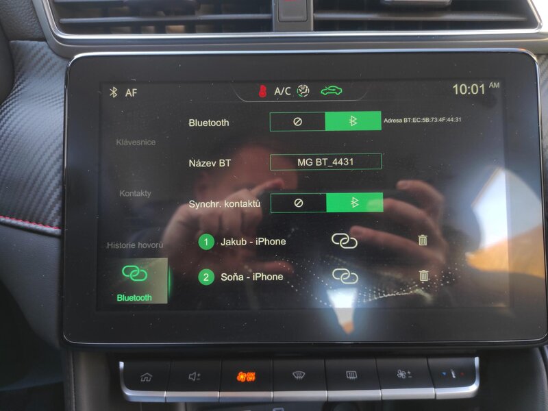 MG - ZS - 1,5i Essentiale plus, ČR