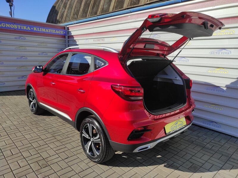 MG - ZS - 1,5i Essentiale plus, ČR