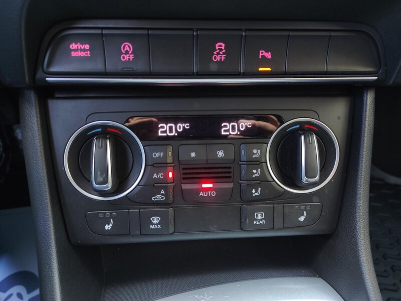 Audi - Q3 - 2,0TDi 4x4,S-Tronic,Sport,ČR