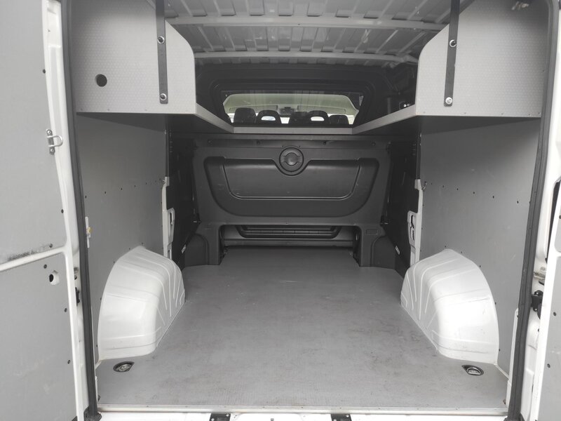 Peugeot - Boxer - 2,2BHDi L2H1, 7 míst, Vestavba