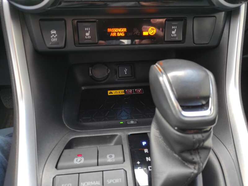 Toyota - RAV4 - 2,5e-CVT Hybrid Selection,ČR