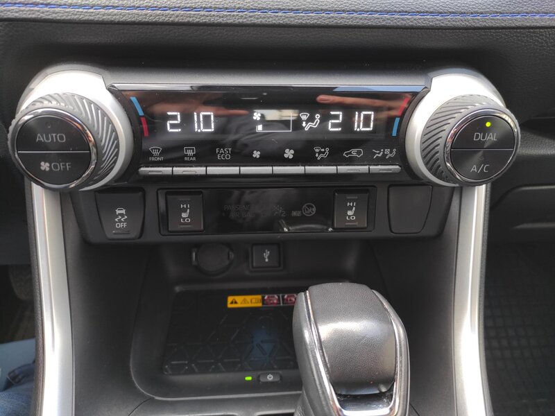 Toyota - RAV4 - 2,5e-CVT Hybrid Selection,ČR