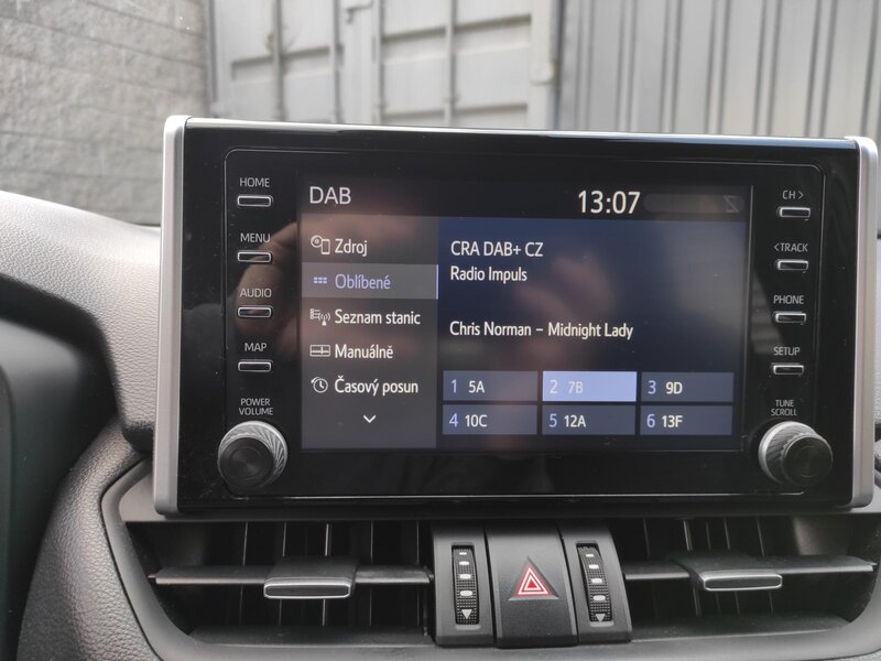 Toyota - RAV4 - 2,5e-CVT Hybrid Selection,ČR
