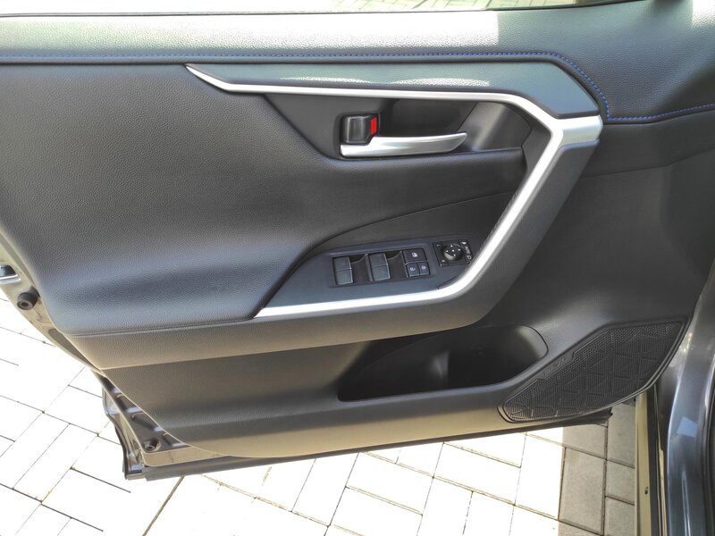 Toyota - RAV4 - 2,5e-CVT Hybrid Selection,ČR