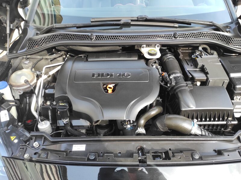 Peugeot - RCZ - 2,0HDi Red Carbon, Lift,