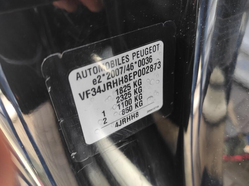 Peugeot - RCZ - 2,0HDi Red Carbon, Lift,