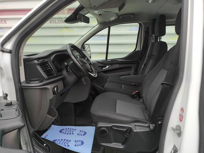 Ford - Transit Custom - 2,0EcoBlue mHev, L2, 6 míst Ford - Transit Custom - 2,0EcoBlue mHev, L2, 6 míst