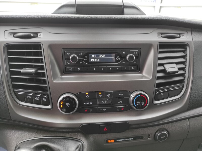 Ford - Transit Custom - 2,0EcoBlue mHev, L2, 6 míst Ford - Transit Custom - 2,0EcoBlue mHev, L2, 6 míst