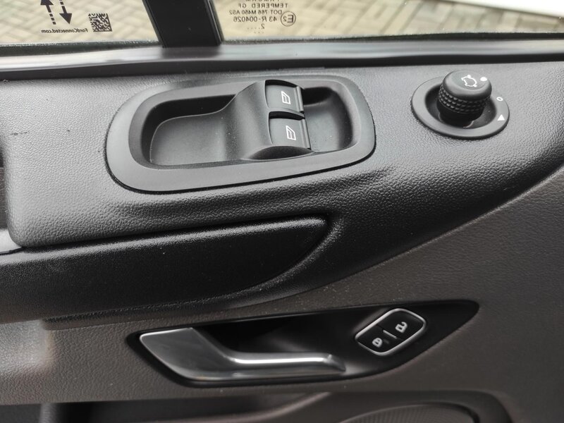 Ford - Transit Custom - 2,0EcoBlue mHev, L2, 6 míst,TZ