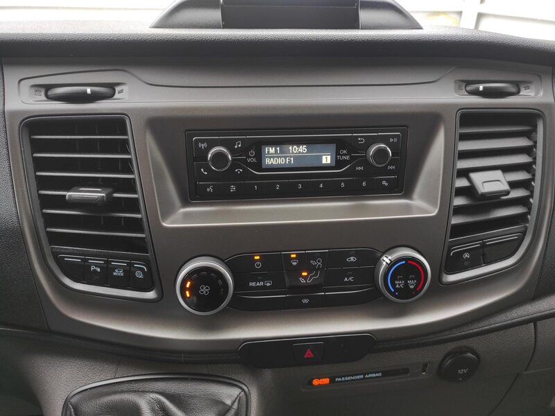 Ford - Transit Custom - 2,0EcoBlue mHev, L2, 6 míst,TZ