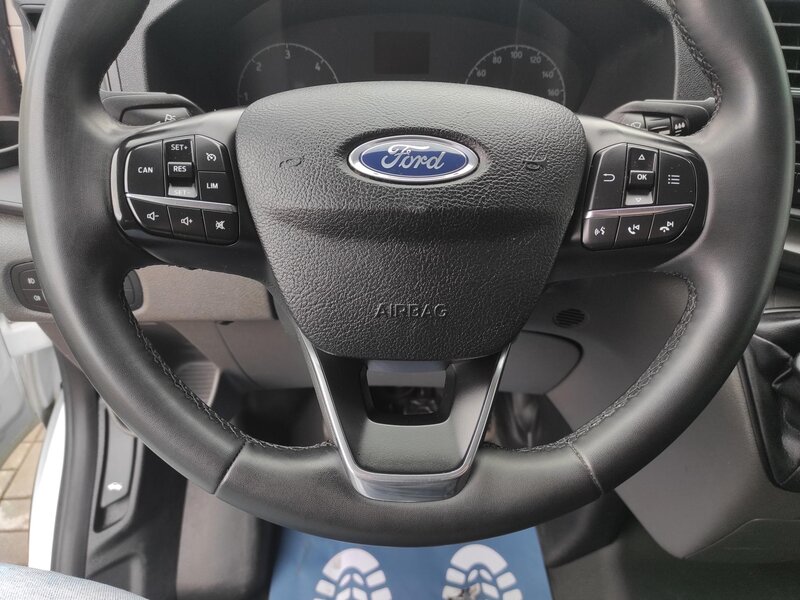 Ford - Transit Custom - 2,0EcoBlue mHev, L2, 6 míst,TZ