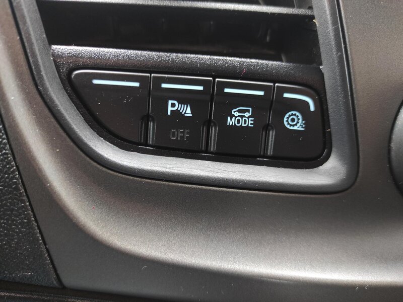 Ford - Transit Custom - 2,0EcoBlue mHev, L2, 6 míst,TZ