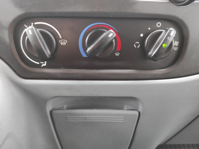 Ford - Transit - 2,2TDCi 7míst Valník Plachta Ford - Transit - 2,2TDCi 7míst Valník Plachta