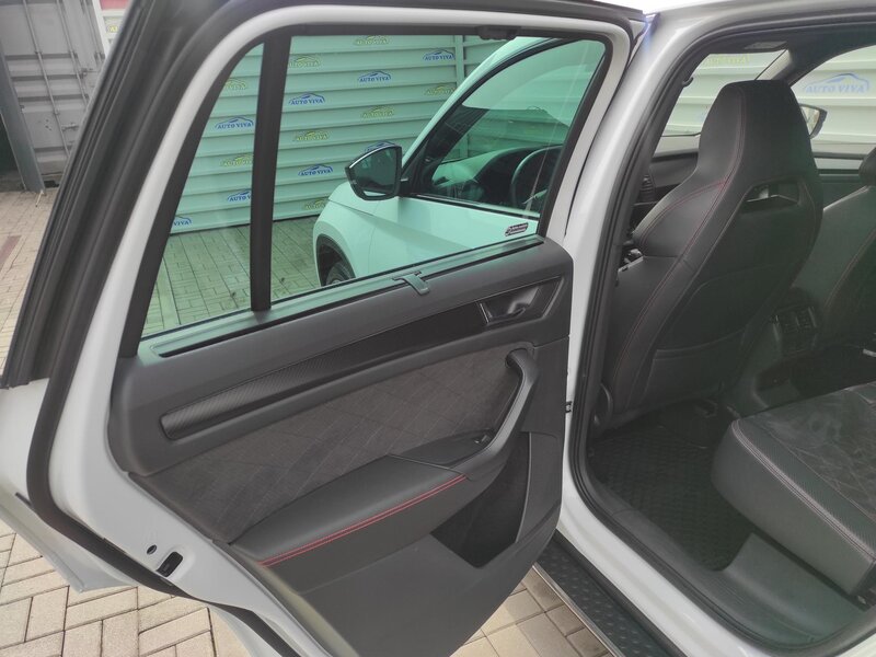 Škoda - Kodiaq - 2,0TDi RS,4x4,DSG,7 míst,TZ