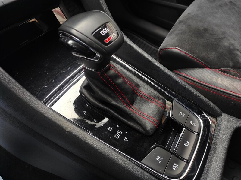 Škoda - Kodiaq - 2,0TDi RS,4x4,DSG,7 míst,TZ