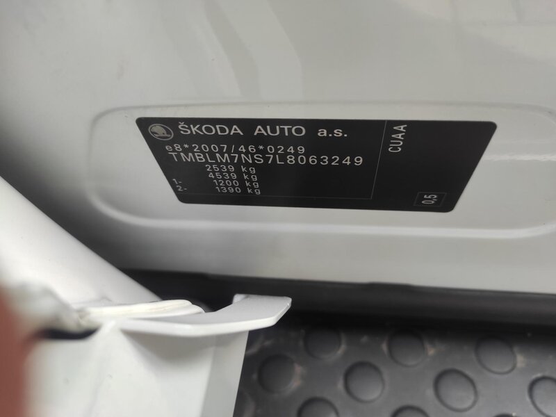 Škoda - Kodiaq - 2,0TDi RS,4x4,DSG,7 míst,TZ