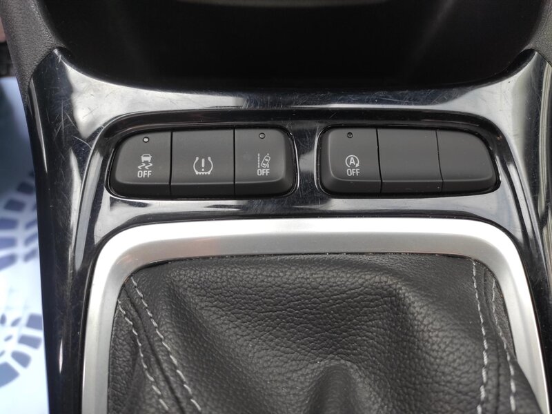 Opel - Crossland - 1,2Turbo 81kW,S/S,Elegance,ČR