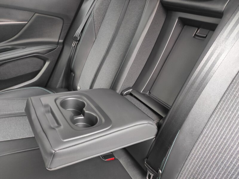 Peugeot - 3008 - 1,5BlueHDi S&amp;S, ALLURE, ČR