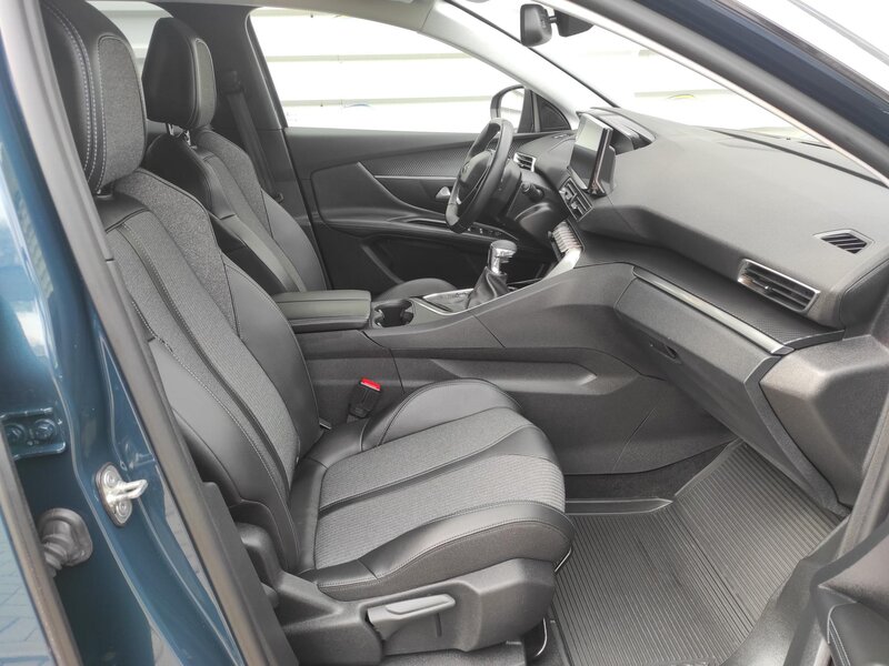 Peugeot - 3008 - 1,5BlueHDi S&amp;S, ALLURE, ČR