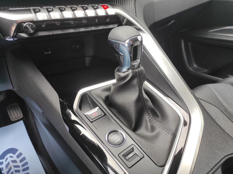 Peugeot - 3008 - 1,5BlueHDi S&amp;S, ALLURE, ČR