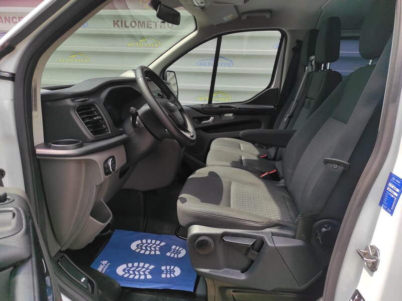 Ford - Transit Custom - 2.0EcoBlue mHev, L2, 6 míst,TZ Ford - Transit Custom - 2.0EcoBlue mHev, L2, 6 míst,TZ