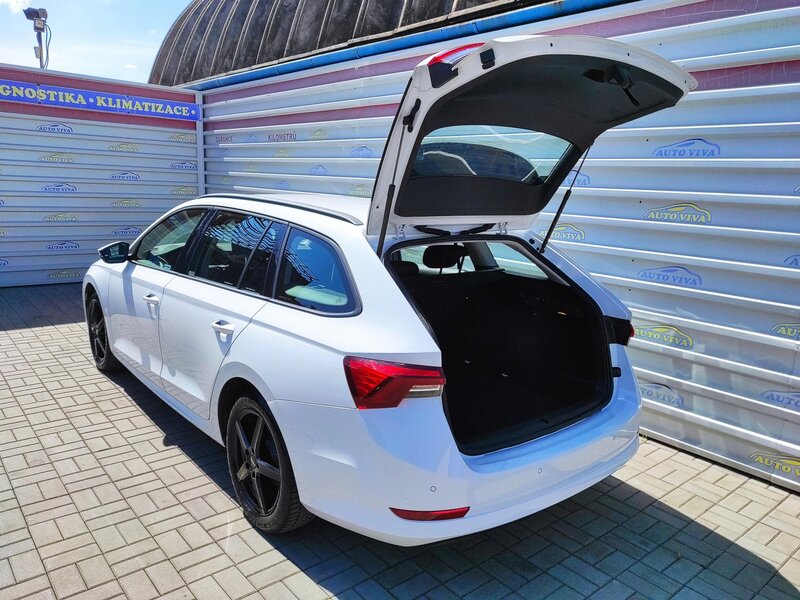 Škoda - Octavia - 2,0TDi 110kW, DSG, Ambition,TZ
