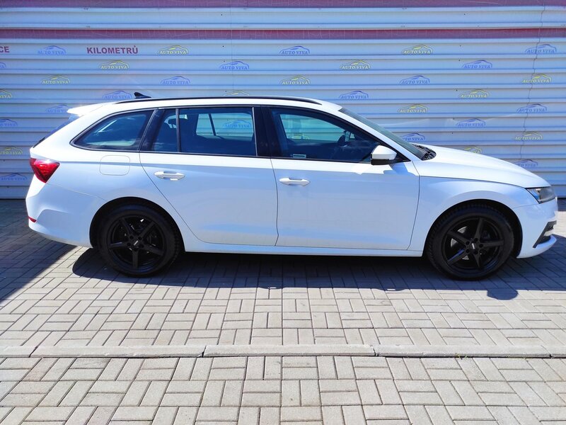 Škoda - Octavia - 2,0TDi 110kW, DSG, Ambition,TZ