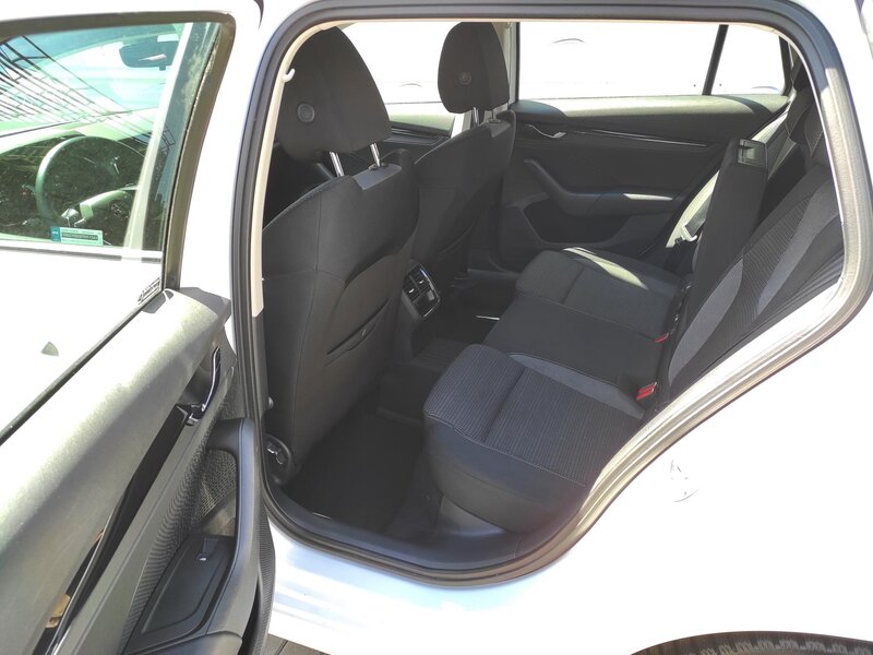 Škoda - Octavia - 2,0TDi 110kW, DSG, Ambition,TZ