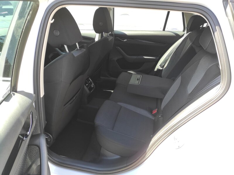 Škoda - Octavia - 2,0TDi 110kW, DSG, Ambition,TZ