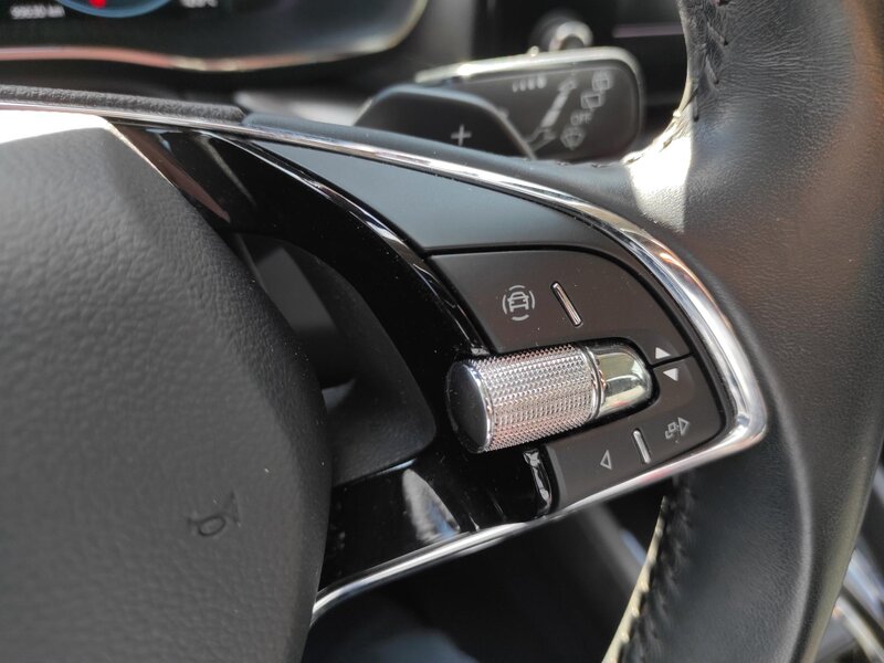 Škoda - Octavia - 2,0TDi 110kW, DSG, Ambition,TZ
