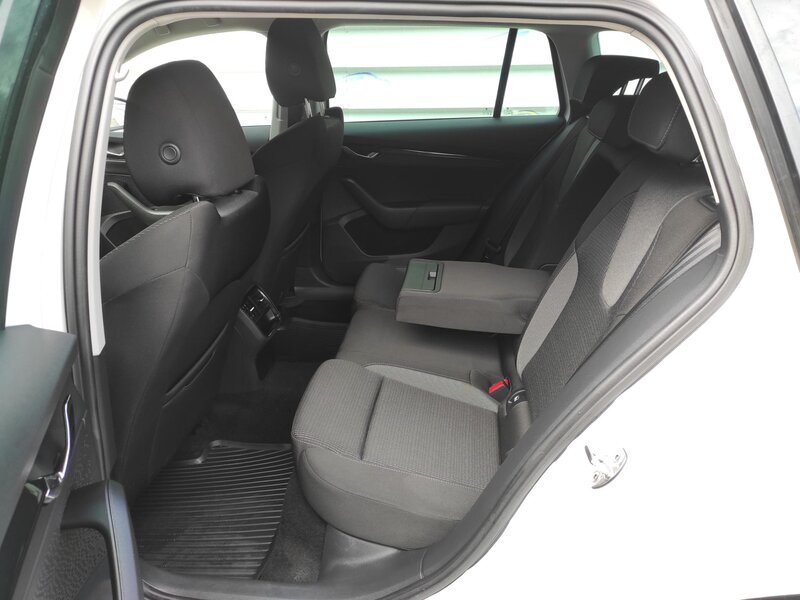 Škoda - Octavia - 2,0TDi 85kW, Ambition Plus, ČR