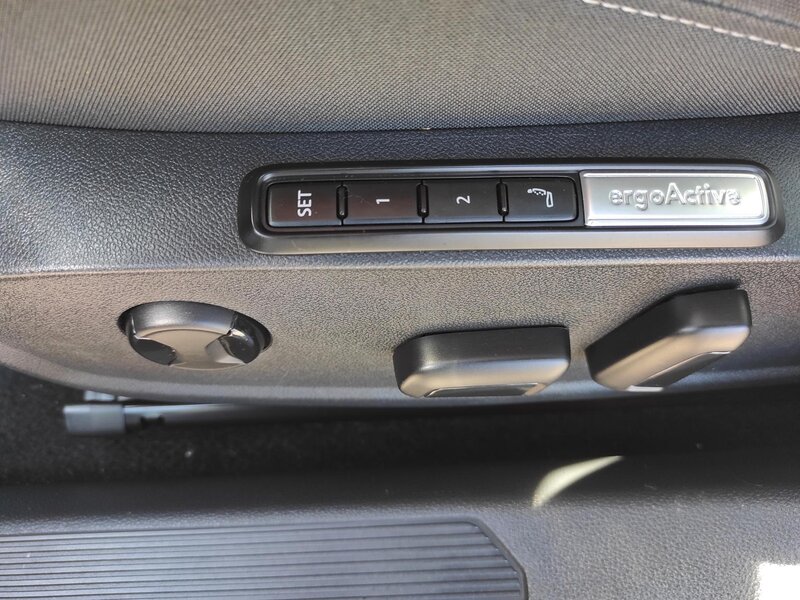 Volkswagen - Golf - 2,0TDi 110kW, Style, ČR,