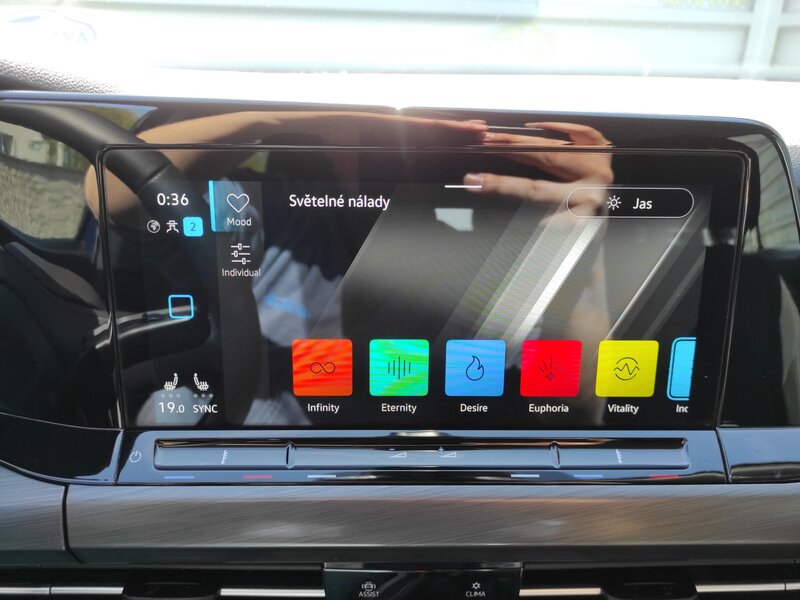 Volkswagen - Golf - 2,0TDi 110kW, Style, ČR,