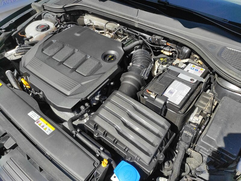 Volkswagen - Golf - 2,0TDi 110kW, Style, ČR,