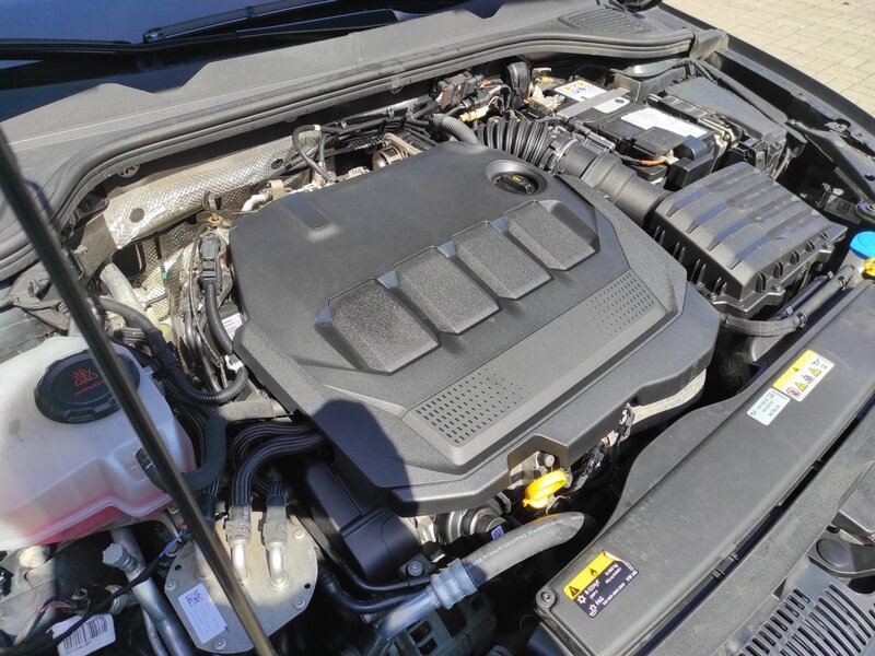 Volkswagen - Golf - 2,0TDi 110kW, Style, ČR,