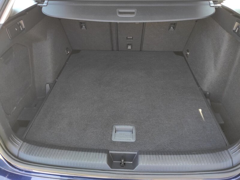 Volkswagen - Golf - 2,0TDi 110kW, Style, ČR,