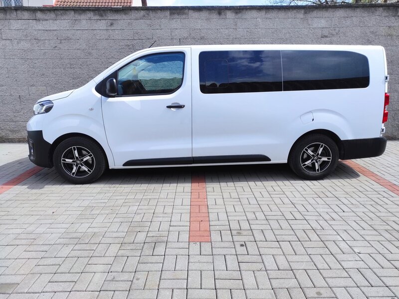 Toyota - ProAce - 2,0D-4D 9 míst, L2, ČR, TZ