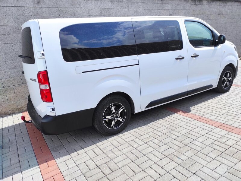 Toyota - ProAce - 2,0D-4D 9 míst, L2, ČR, TZ