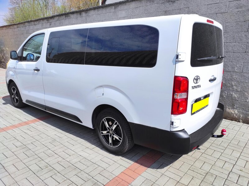 Toyota - ProAce - 2,0D-4D 9 míst, L2, ČR, TZ